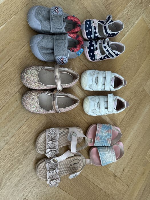 Продавам обукви и пантови размер 23 и 22