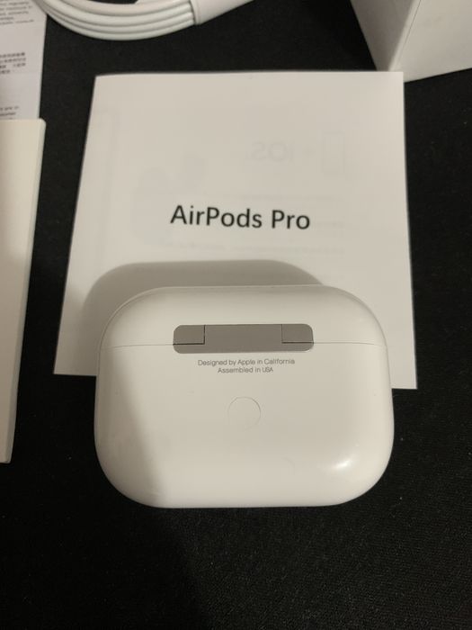 Apple AirPods Pro 1st Generation