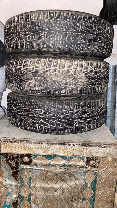 Продам Шины зимние