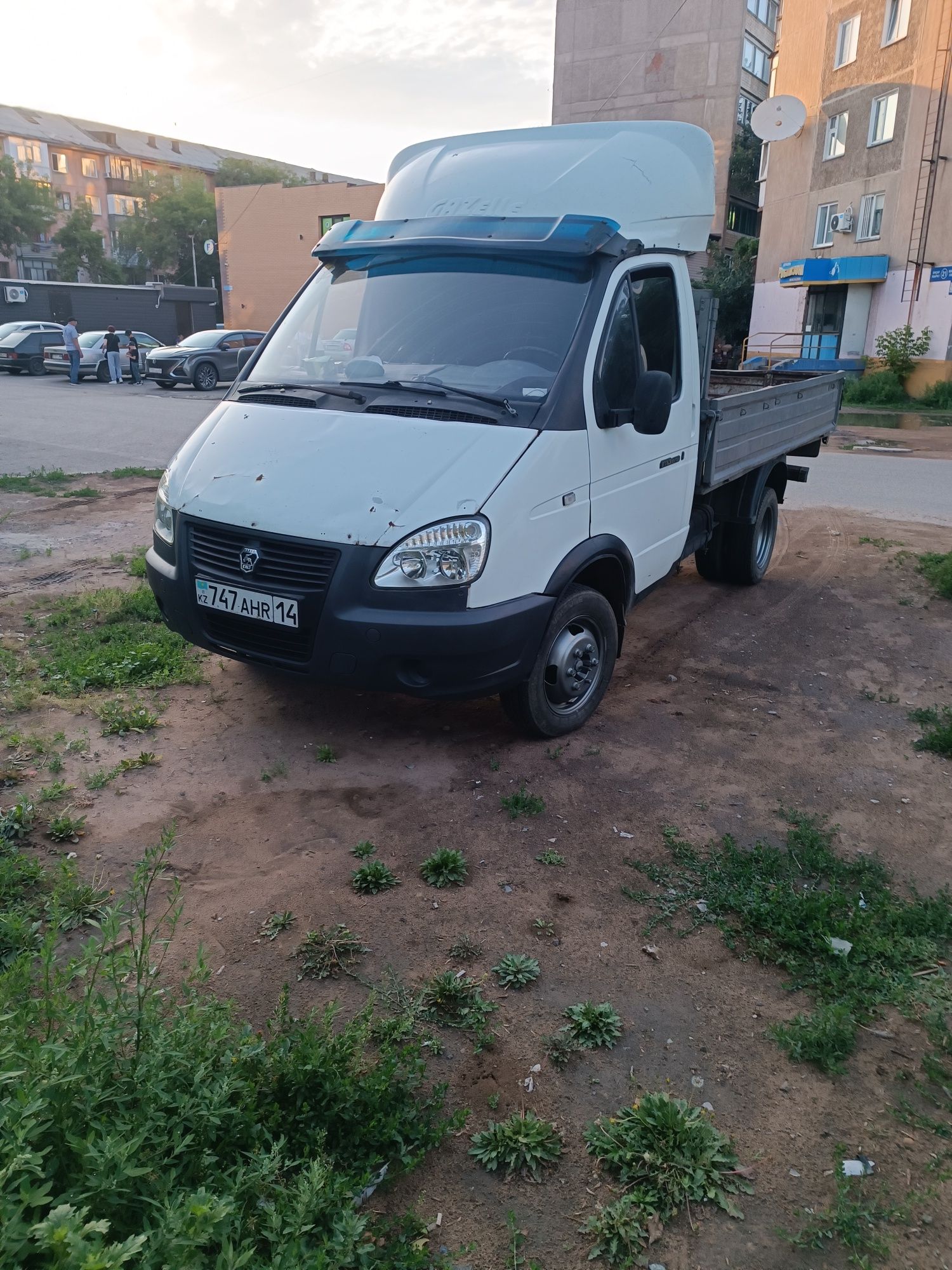 Продам газель бортовую