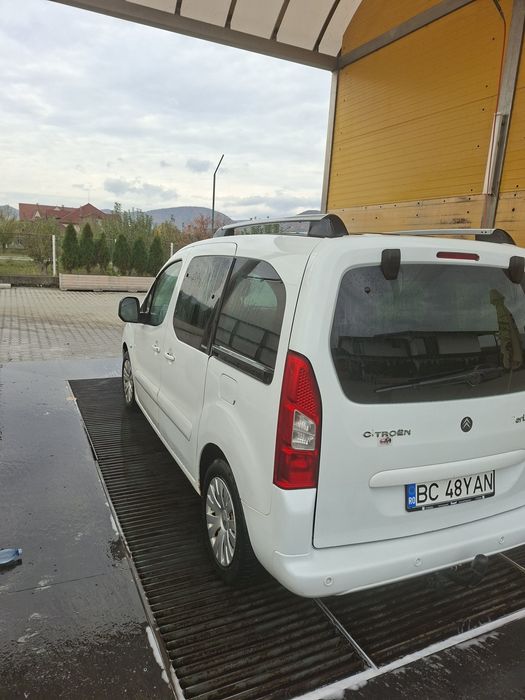 Vând citroen berlingoo anul 2011