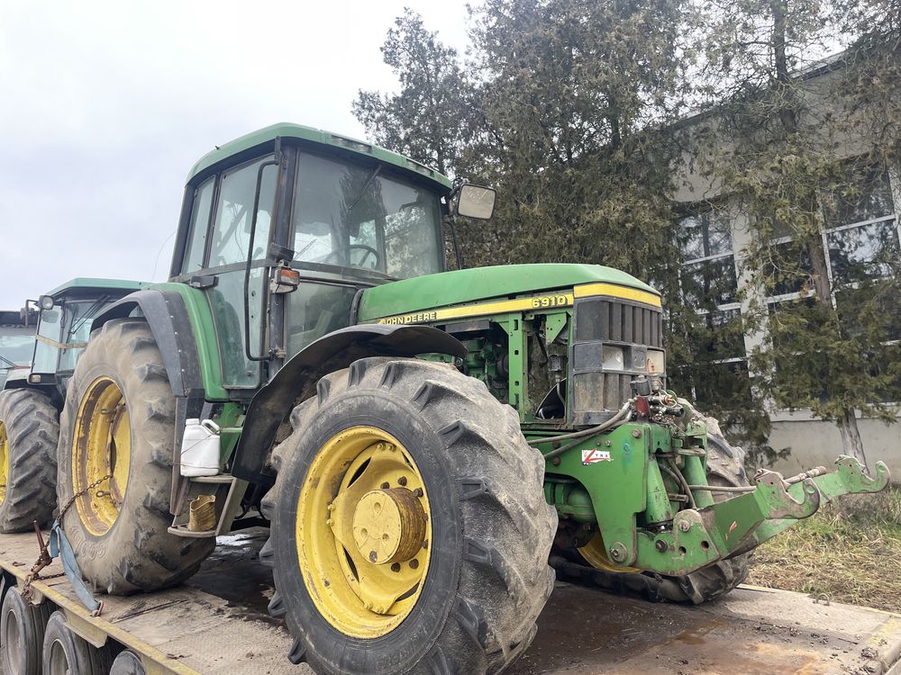 Dezmembrez John Deere 6910