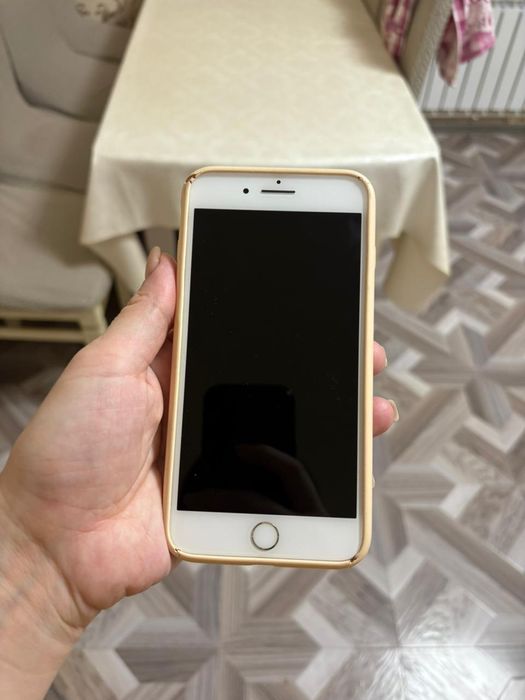 Айфон 8+ в идеальном состояние