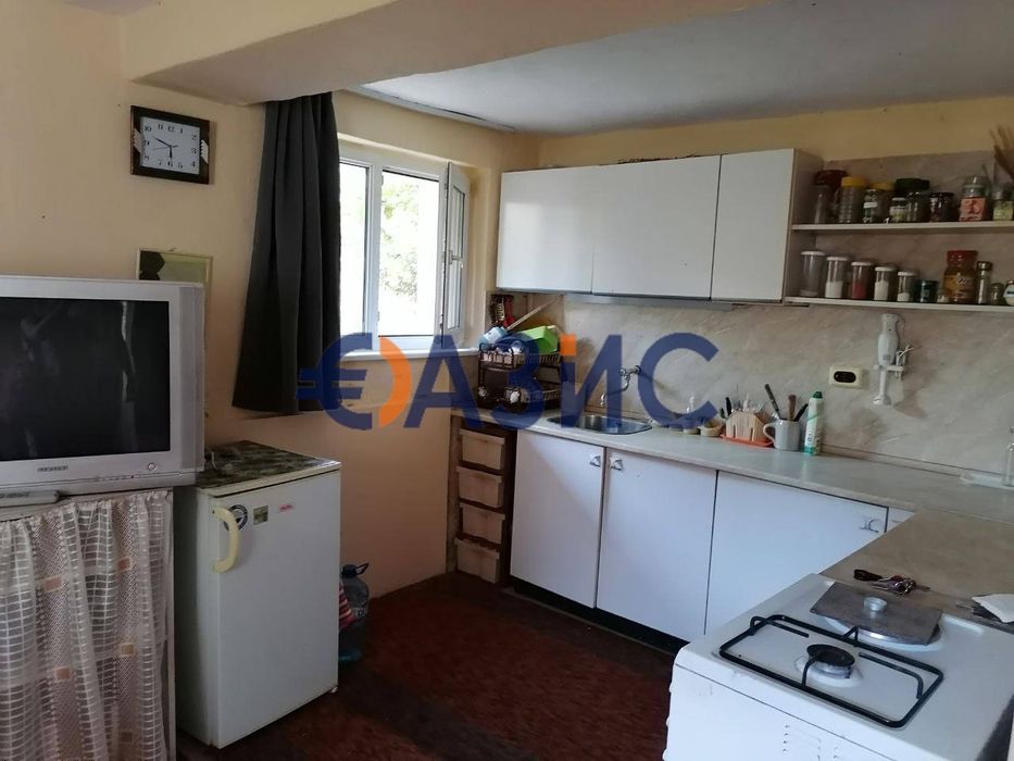 Къща 2-етажна-190 кв.м. + двор 420 кв. м., гр. Средец, обл. Бургас