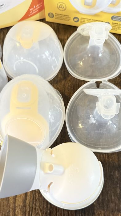 Шишета и чашки за помпа за кърма Медела Medela