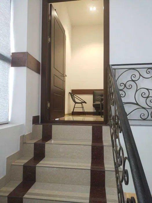 Отдельно стоящее здание 550 м² в аренду — Центр Луначар, первая линия!