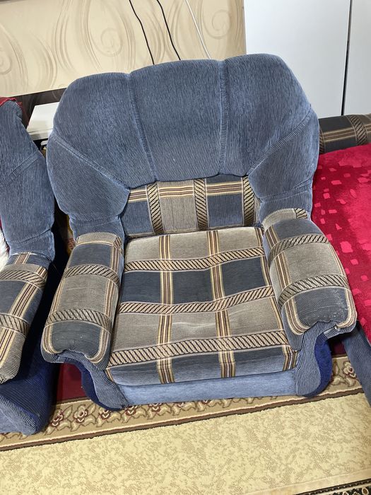 Отдам даром 2 кресла и диван