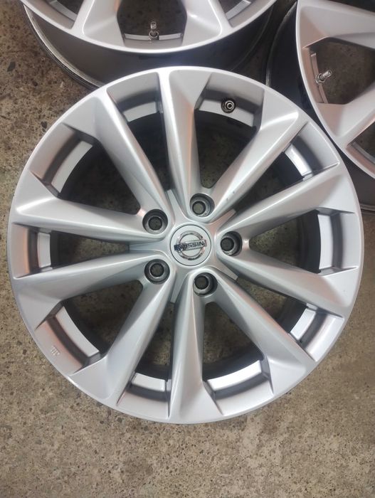 Оригинални джанти Nissan 17"