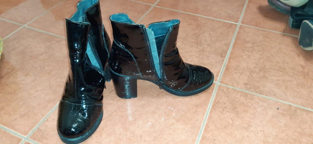 Incaltaminte din piele în stare foarte bună