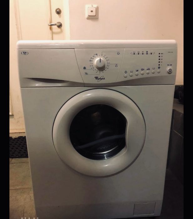 Продам стиральную машину Whirlpool