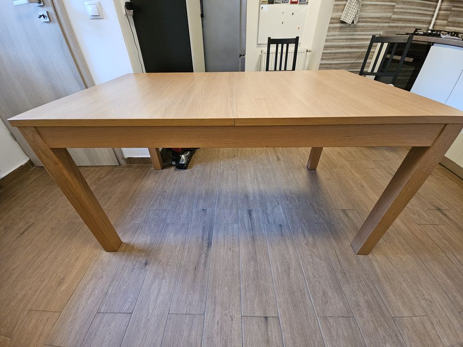 Masa bucatarie  Ikea 140/220 x 84 cu 4 scaune si 2 seturi perne