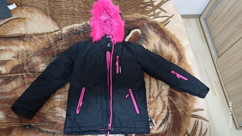 Geaca de iarnă pentru fete, ca noua!