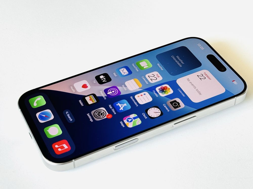Iphone 16 Pro 128GB White Titanium Гаранция 6 месеца