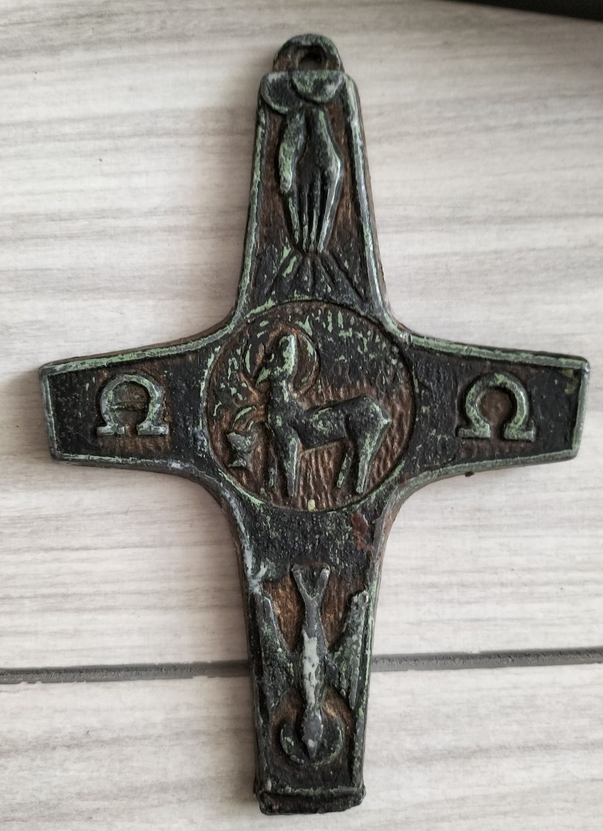Crucifix bronz vechi
