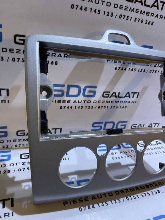 Rama Grila Ornament Consola Centrala Radio Climatronic Ford Focus 2 2004 - 2010 Cod 4M51-18522-ADW