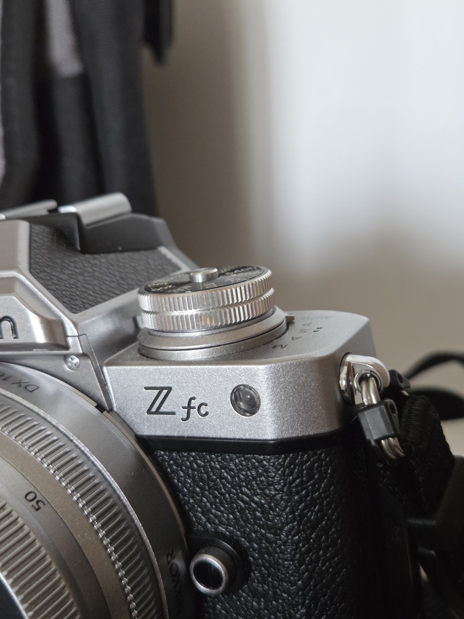 Aparat mirrorless Nikon ZF-C cu garantie