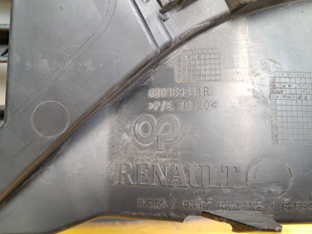 Грил решетка рено Меган 4  Renault  Megane  4