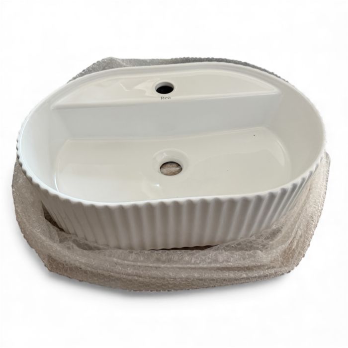 Умивалник върху плот