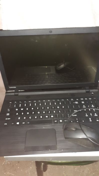 Vând leptop Toshiba cu Windows 10 perfect functional