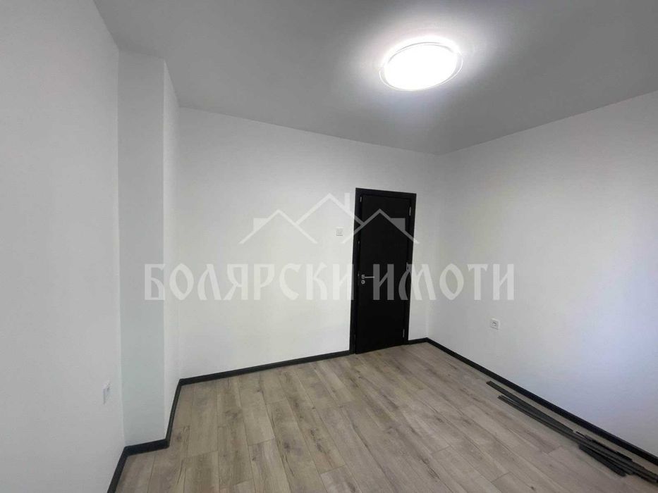 Функционален двустаен апартамент в Широк Център