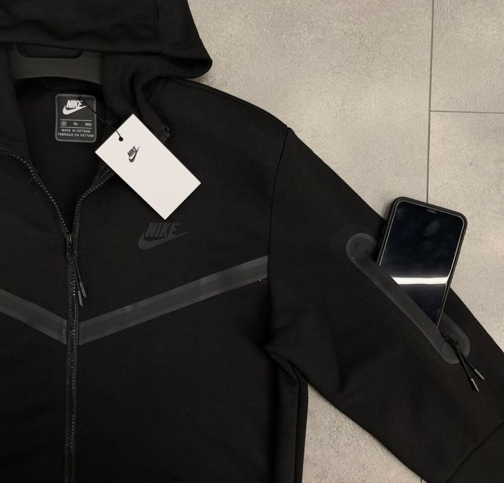 Топ Цена само 70лв. Екип Nike Tech Fleece