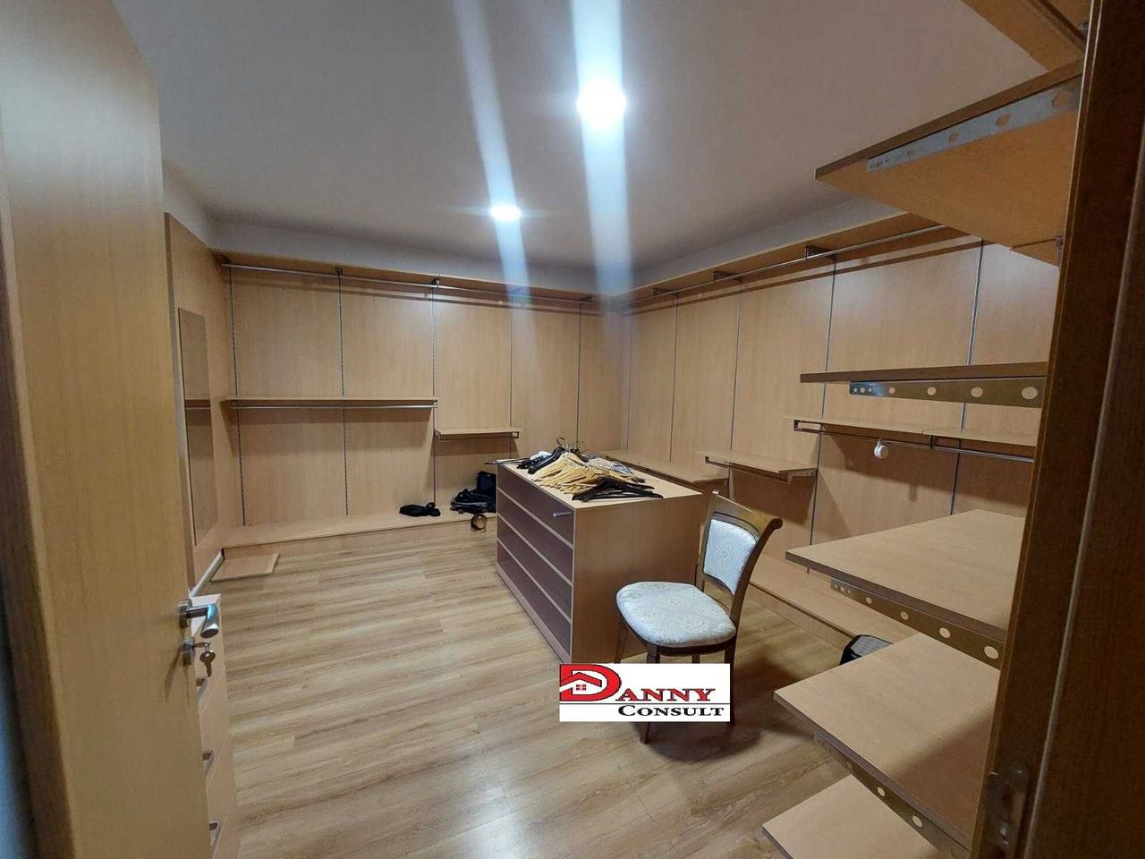 Продава се  в Велико Търново, Акация -  кв.м за 0 €/ - Снимка #15