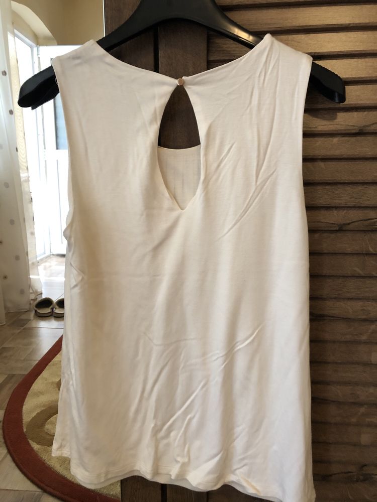 Bluza maiou tricou elegant h&m de dama femei pe alb ivory cu lant auri