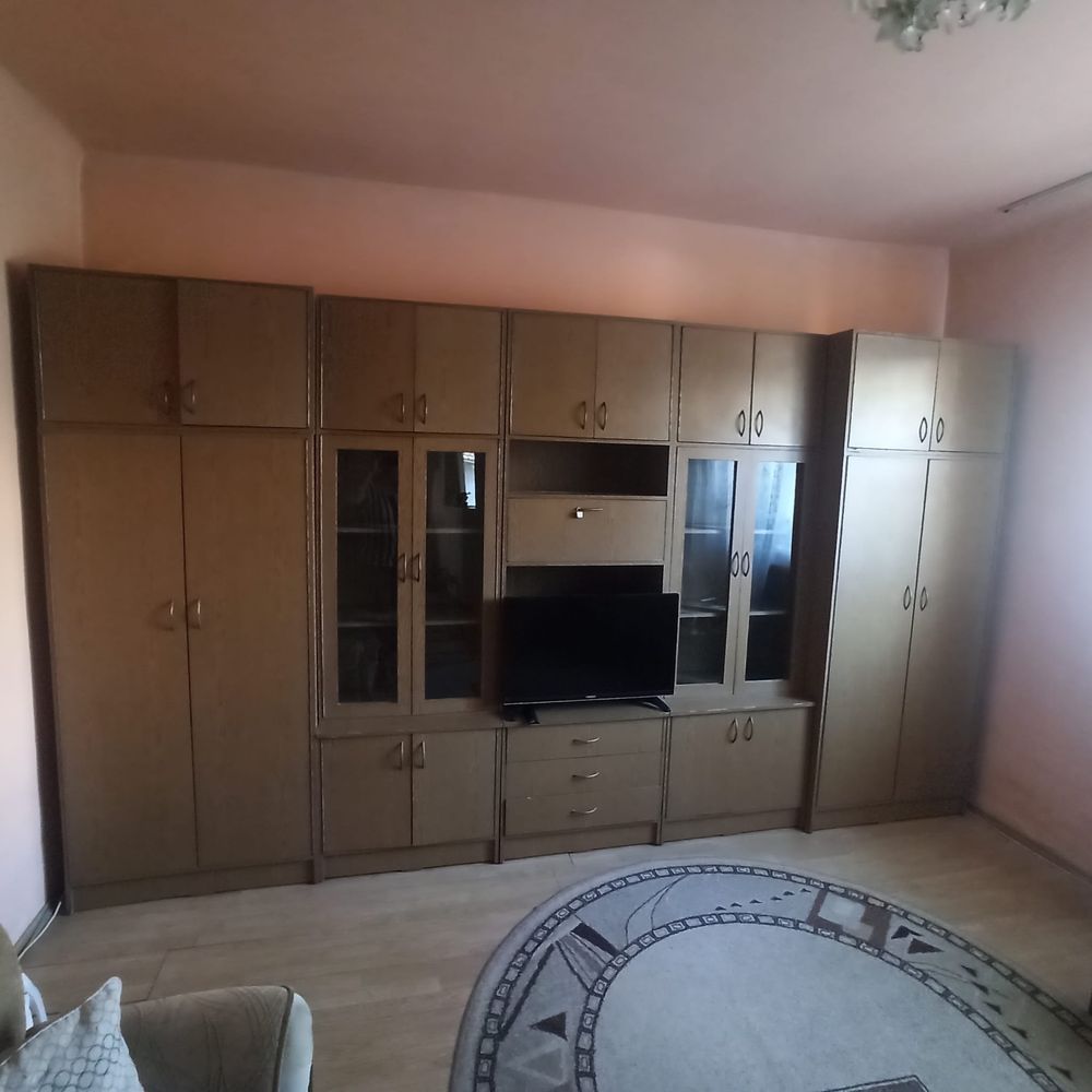 Vand mobila living