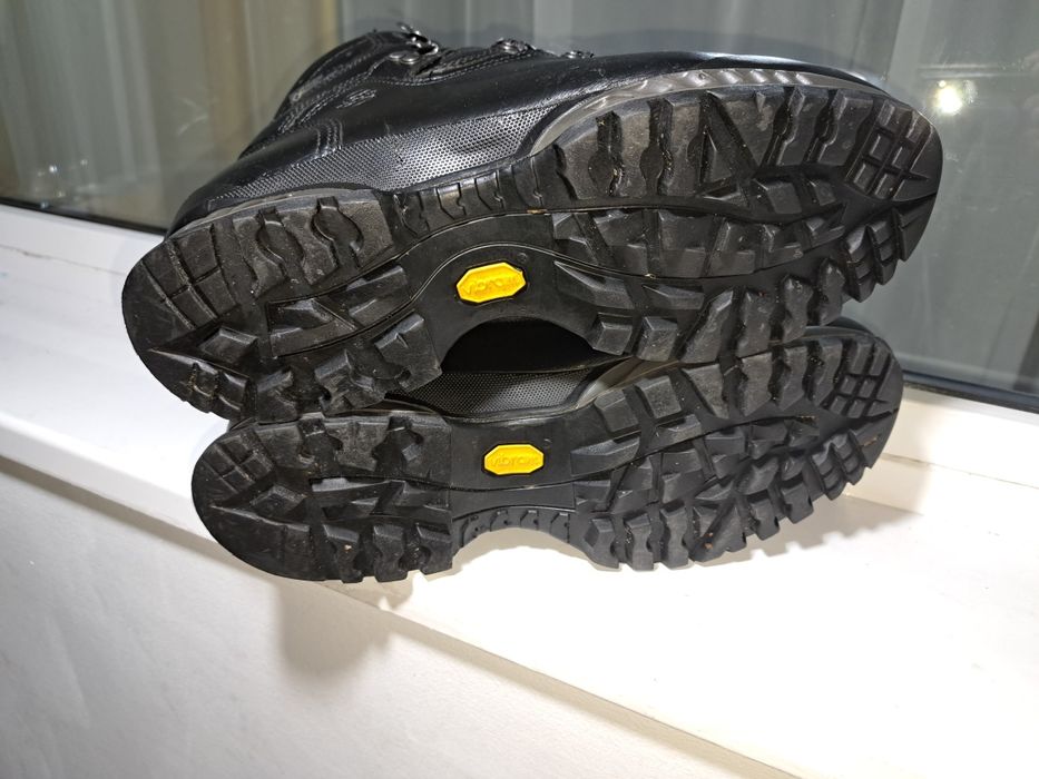 Vând ghete Hanwag nr 42,5 cu Gore-tex