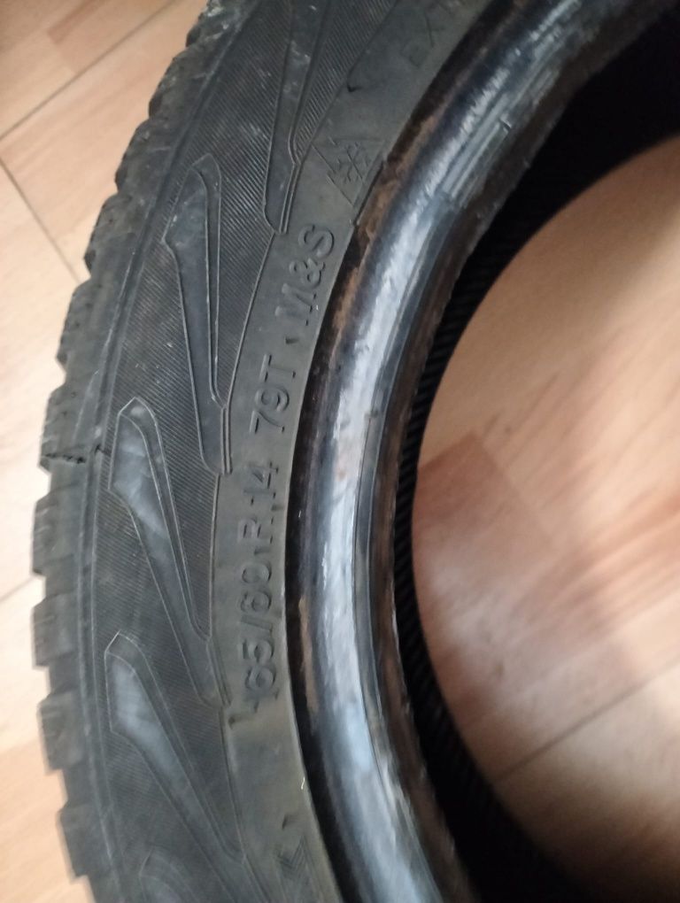 Anvelope de iarna 165/60 R14
SNOWTRAC 3, 2 bucăți, folosi