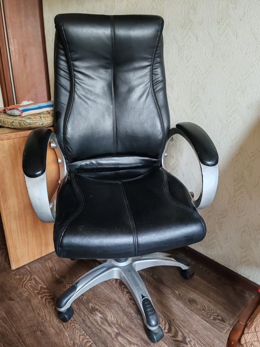 Кресло игровое или для руководителя