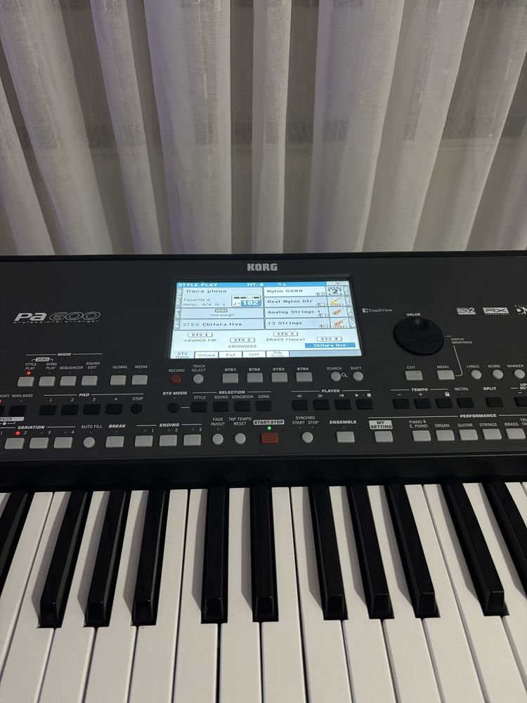 Korg PA600 Impecabila