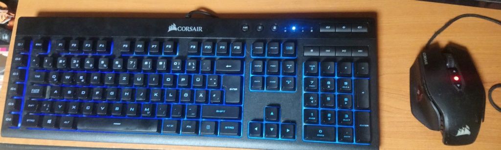 Kit Tastatura Corsair iluminată + mouse gaming Corsair