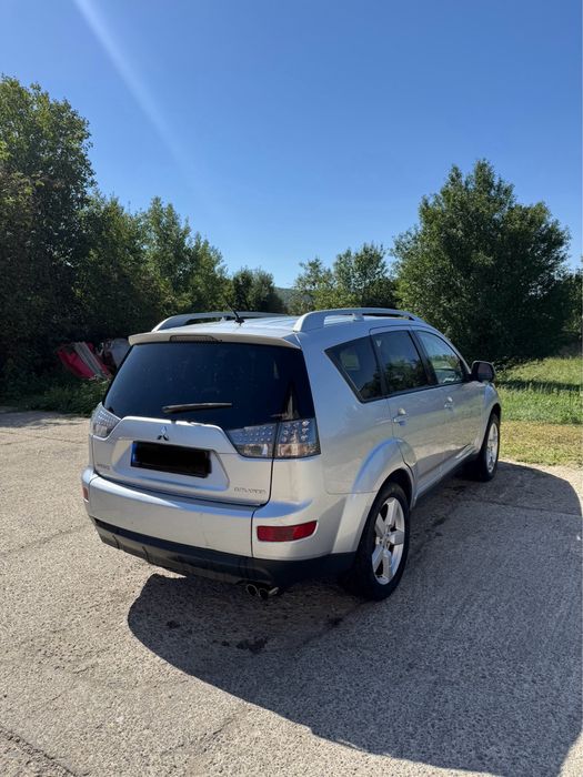 Mitsubishi Outlander 2.0 DID 4x4 7 locuri