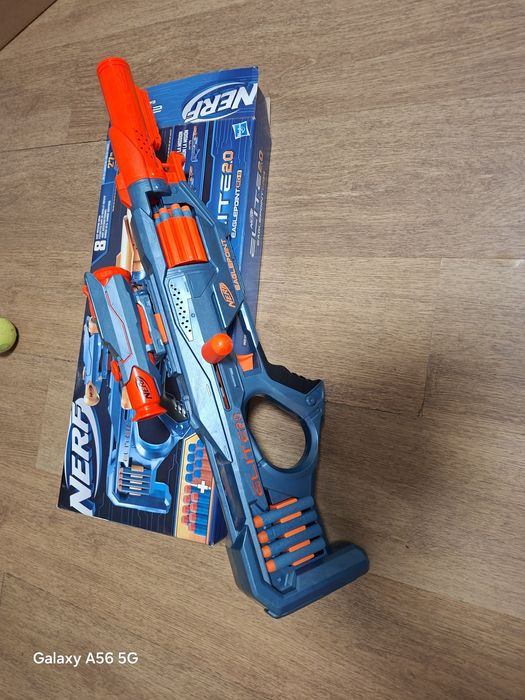 Nerf бластер-пистолет