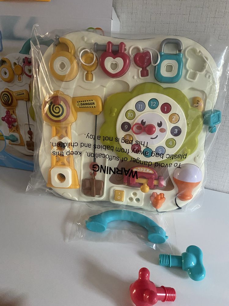 Монтесори дъска,  бизиборд, busy, часовник, катинарчета,