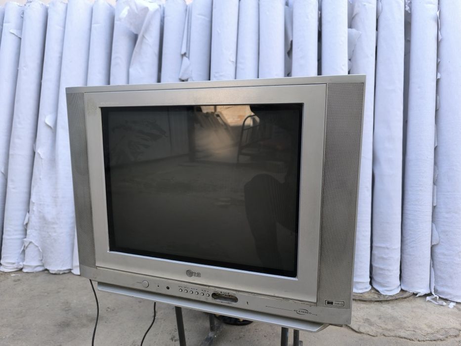 Lg  televizor tuneri xam bor