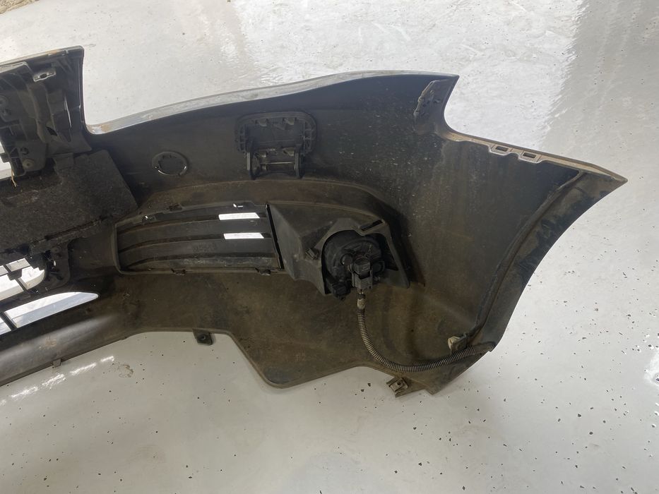 Bară față Audi A4 B8 model cu spălătoare far , originală , cu defect