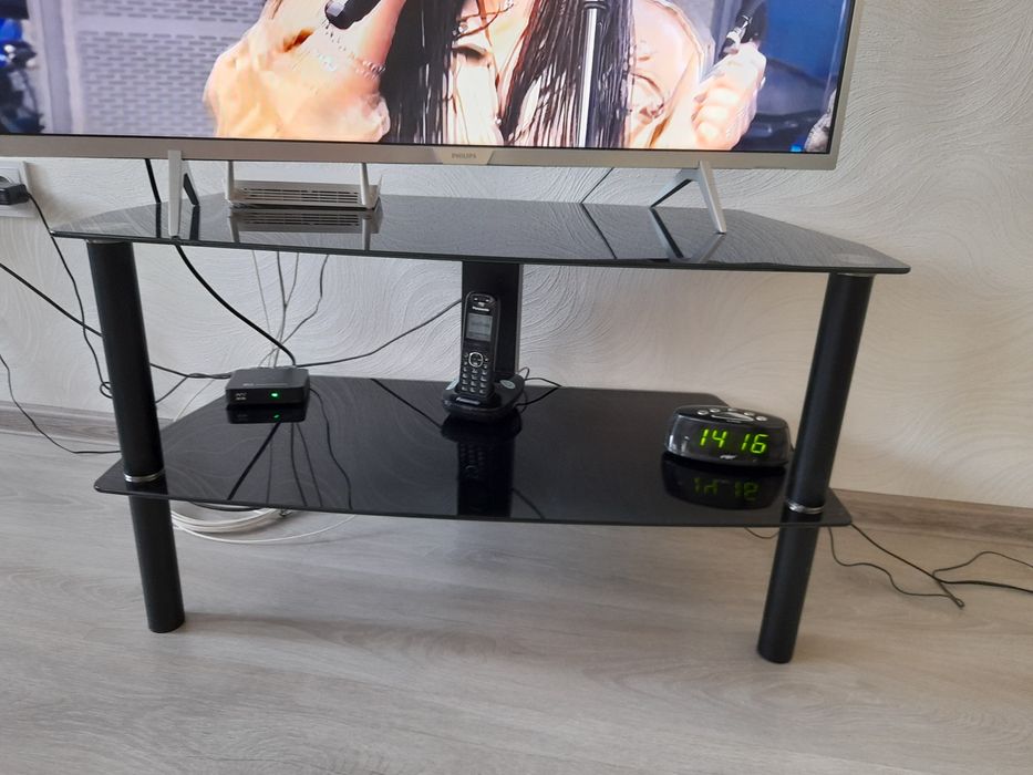 Продам тумбу под тв