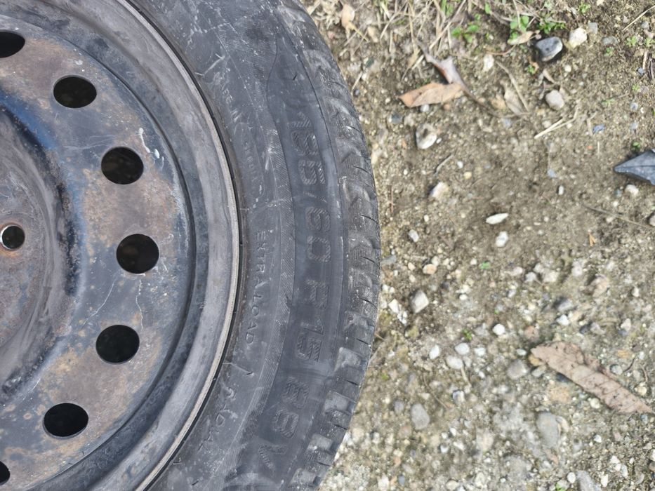 Гуми с джанти Тойота Аурис,2бр. Гуми с джанти Волво