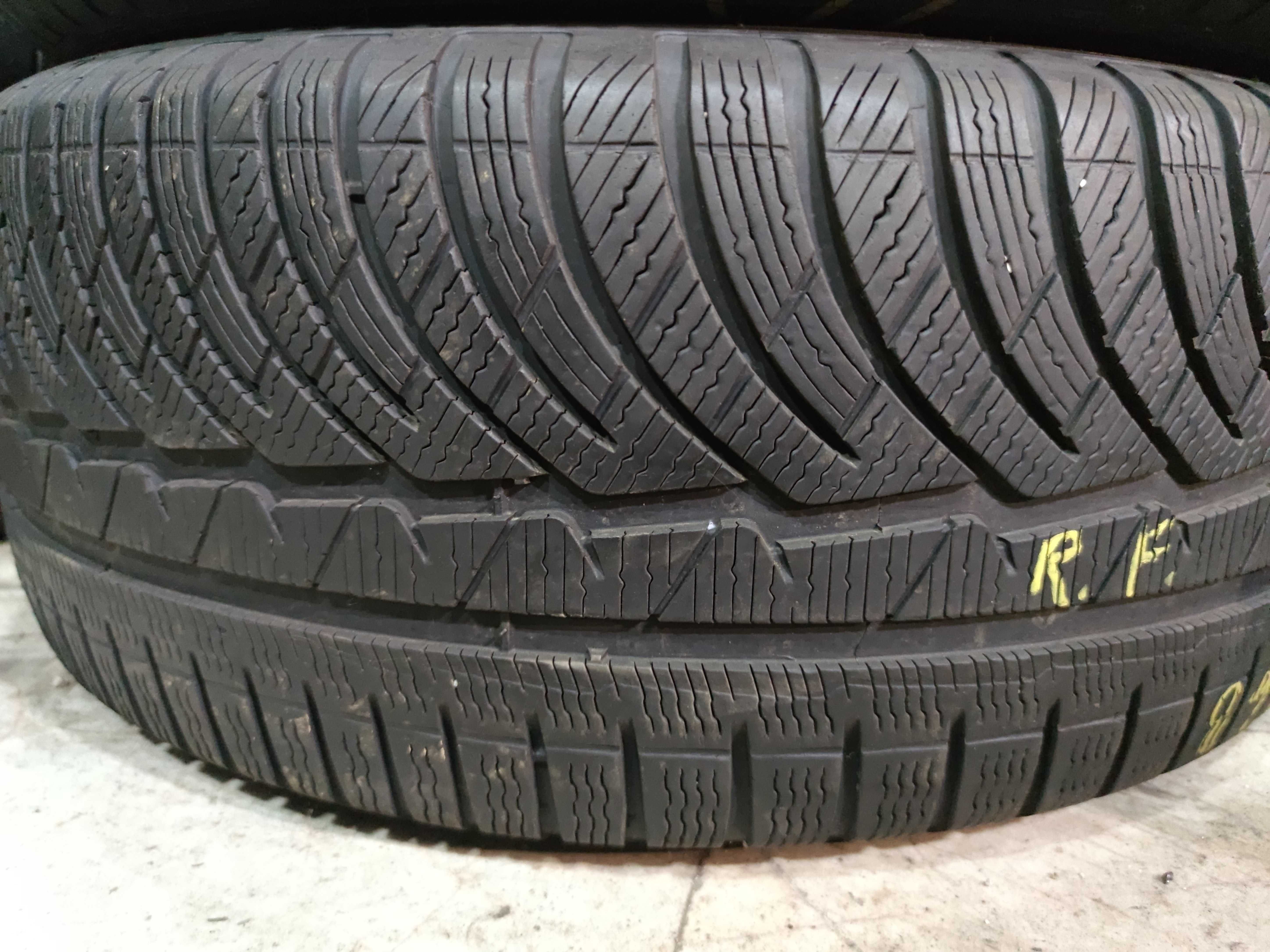 4бр Зимни гуми 245 45 18 - Michelin Runflat
