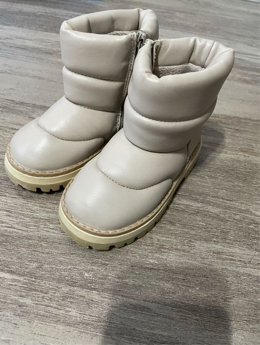 Cizme ZARA nr 23 impecabile