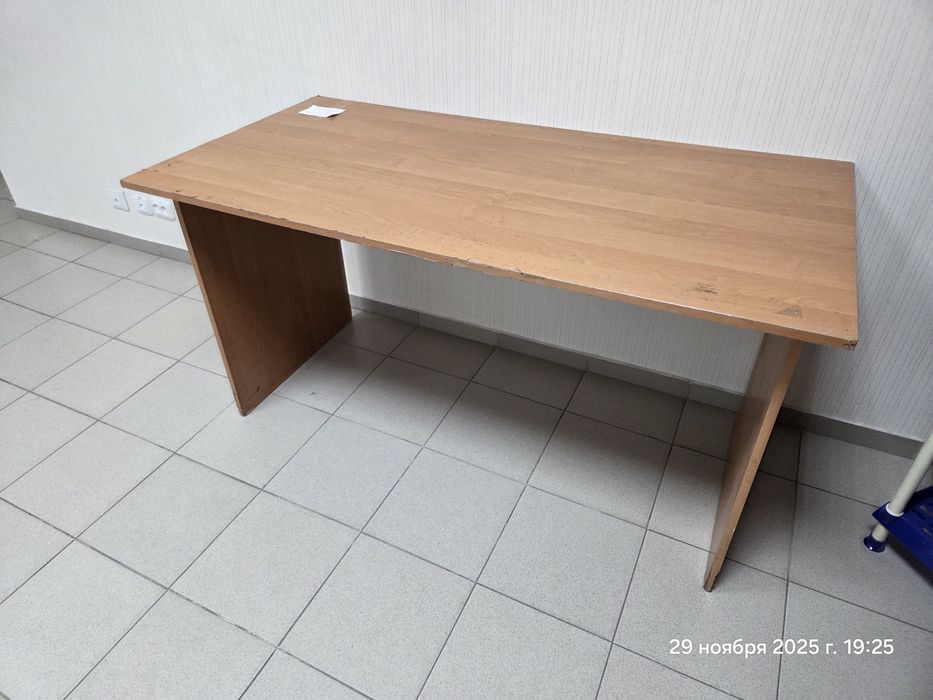 Продам офисные столы