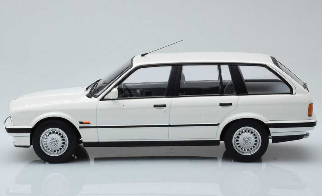 Macheta BMW Seria 3 Touring E30 Break alb - Norev 1/18