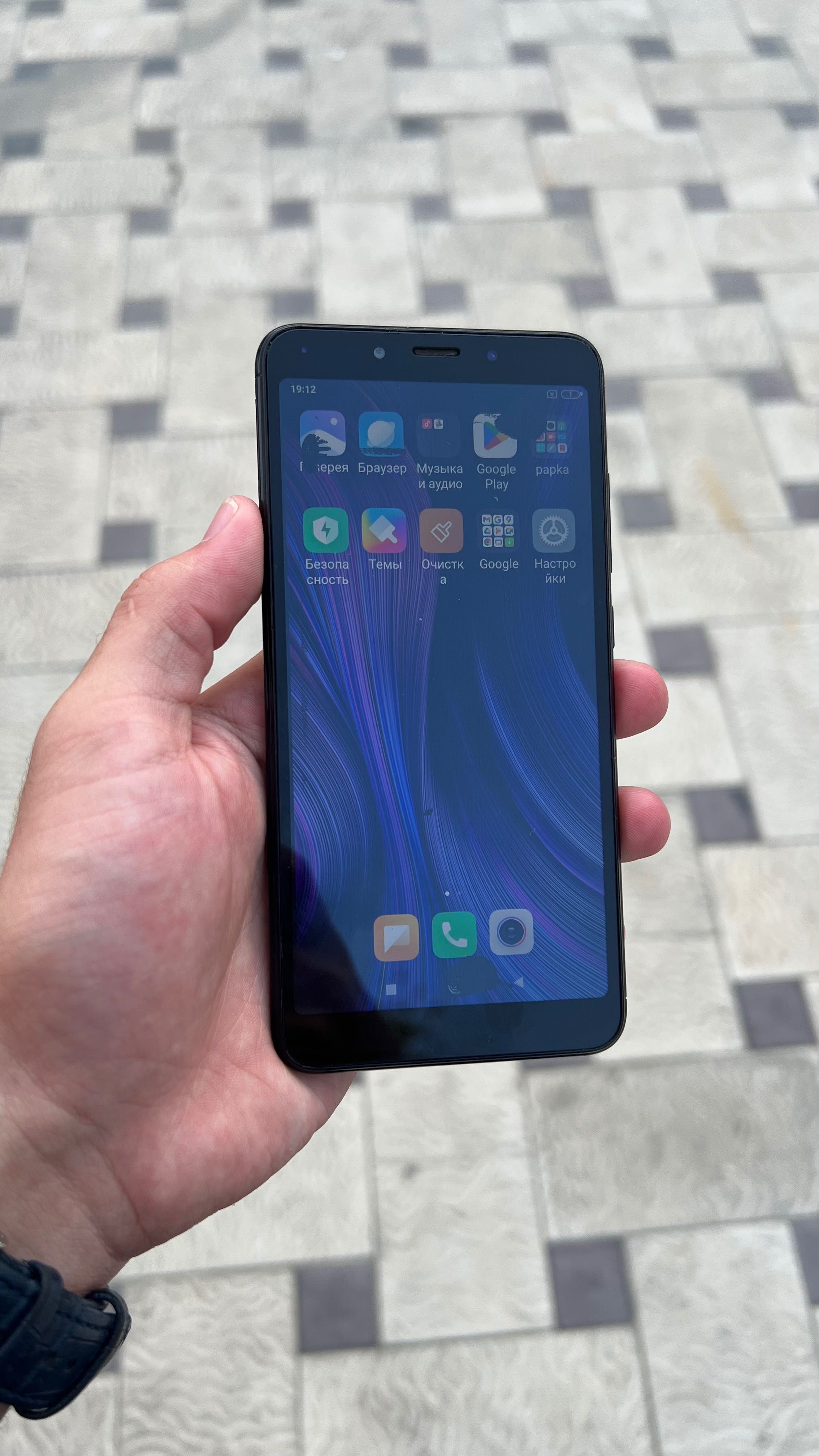 Redmi 6   64Gb ishlashi yaxshi