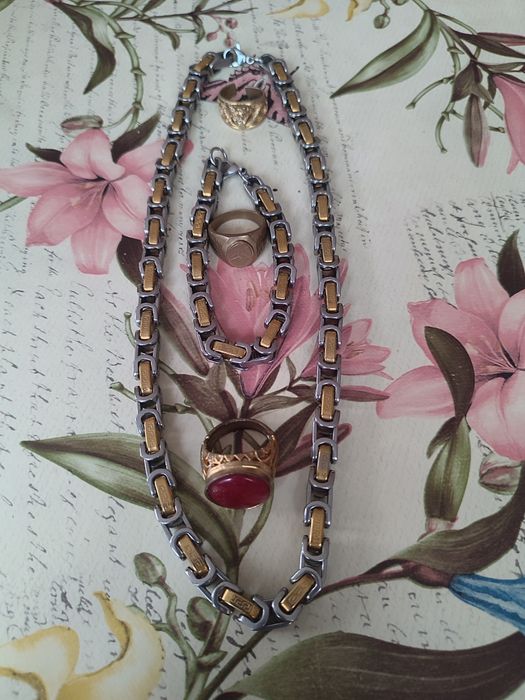 Ланец с гривна и 3 броя пръстени