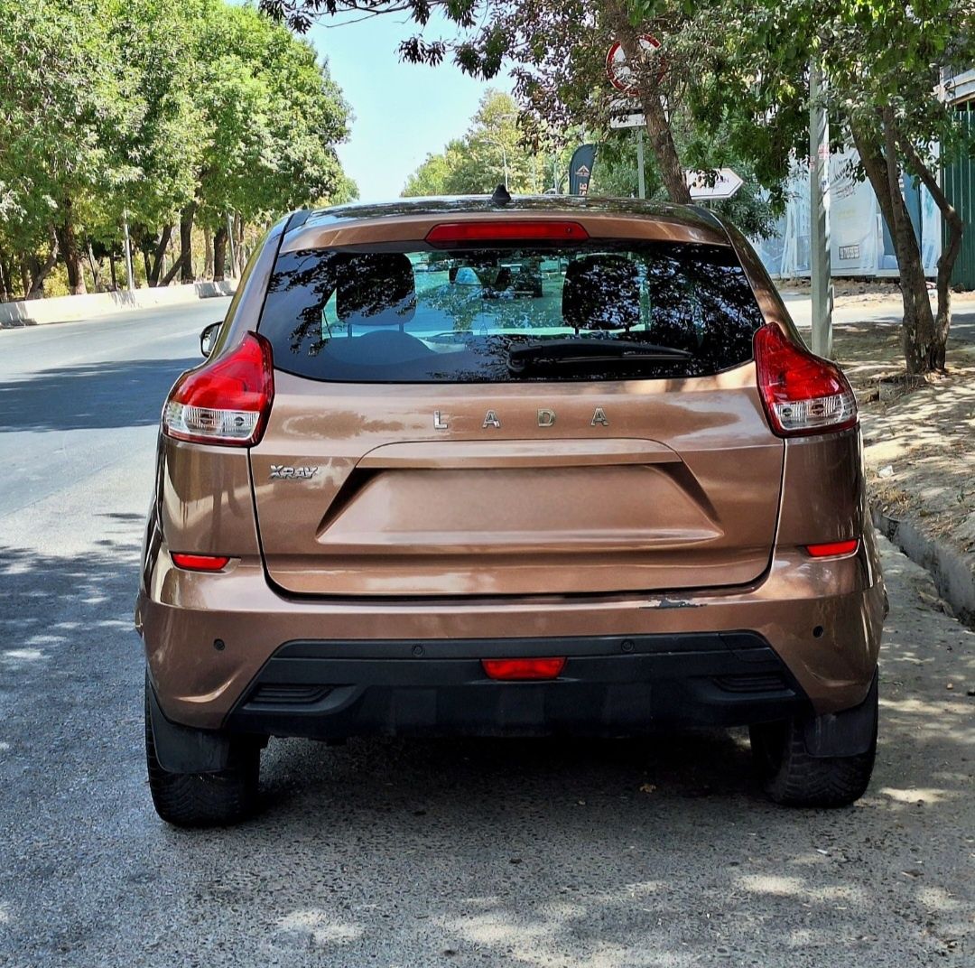 Lada X Ray tinig'idan izlaganla uchun Trakerni javobibini berdiganidan