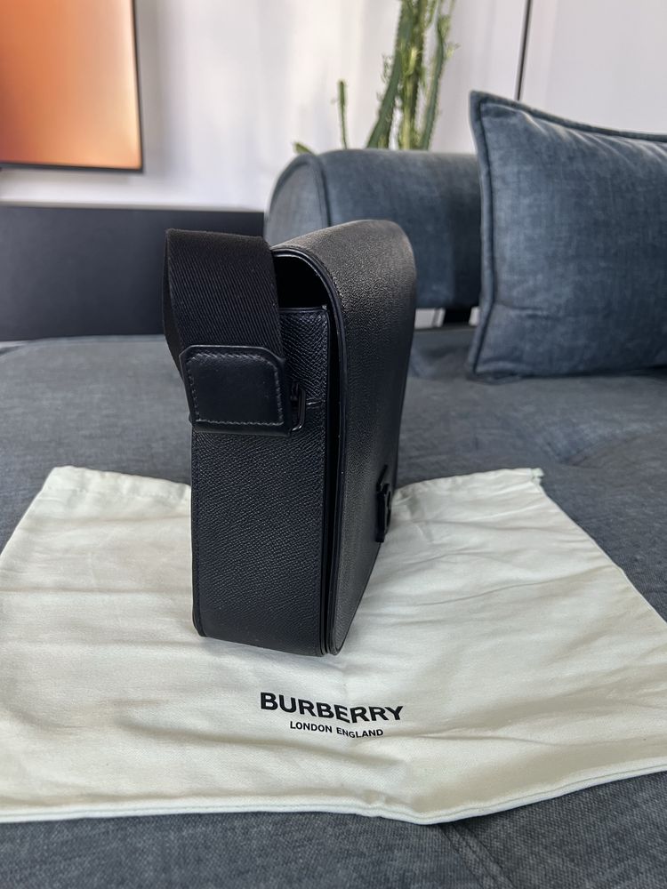 Чанта Burberry messenger bag