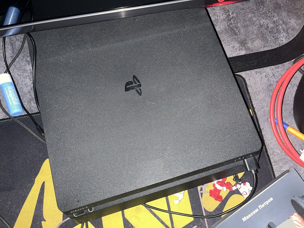 Ps4 slim 1tb 2 джостика и 6 дисков