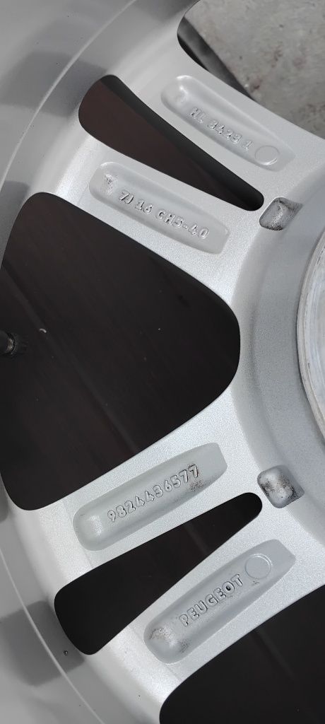 Jante aliaj originale 5x108 r16 Peugeot 508 anvelope 215/60/16 Goodyea